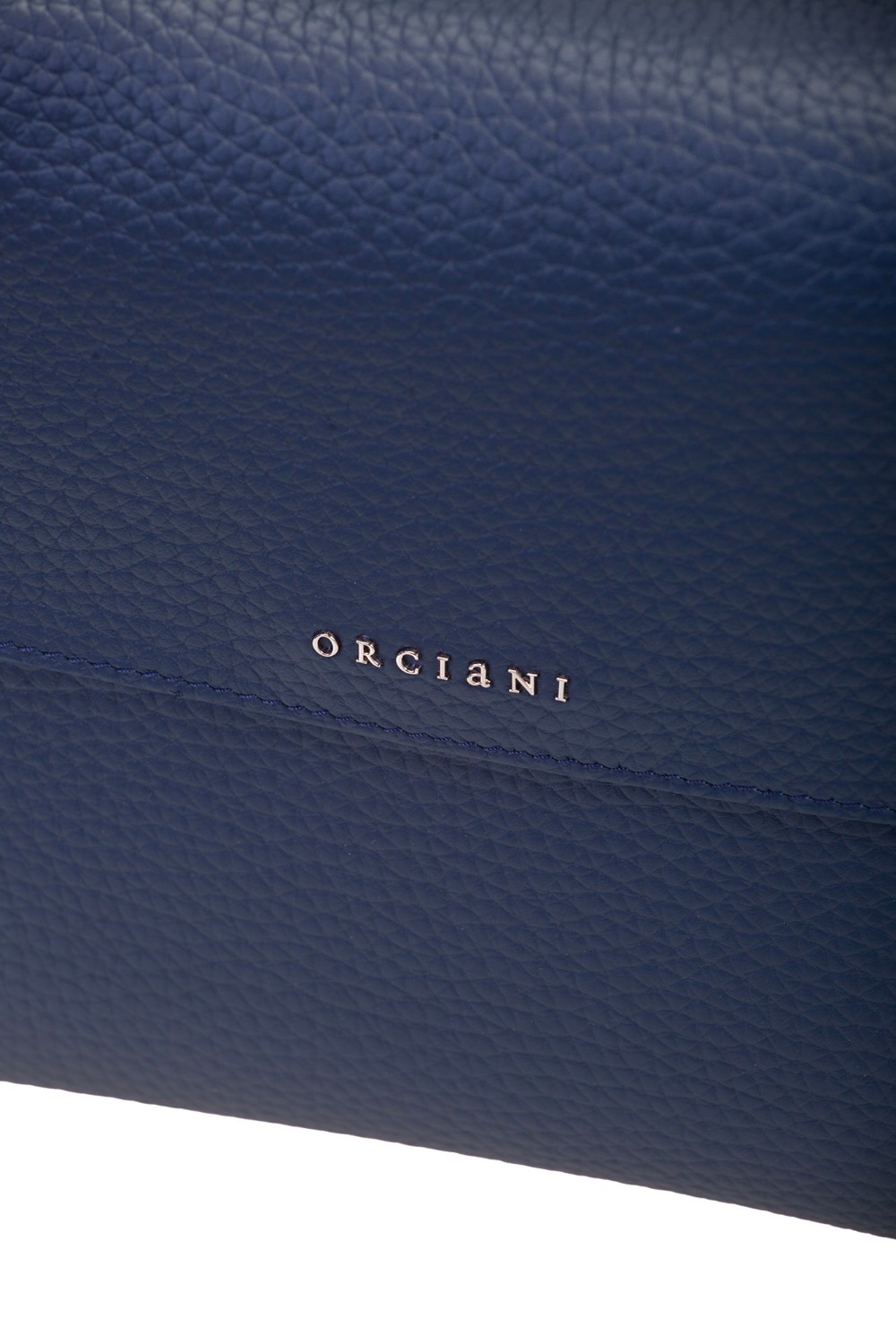 shop ORCIANI  Borsa: Orciani borsa a spalla media Sveva Soft in pelle martellata con tracolla.
Manico regolabile.
Tracolla regolabile.
Apertura a scomparsa sulla parte alta della patta.
Tasca interna con zip.
Due taschini interni aperti.
Chiusura con bottone magnetico.
Dettagli finitura nichel lucido.
Dimensioni: L 32cm x A 24cm x P 15cm.
Composizione: 100% pelle.
Made in Italy.. BT2006 SOF-NAVY number 230323